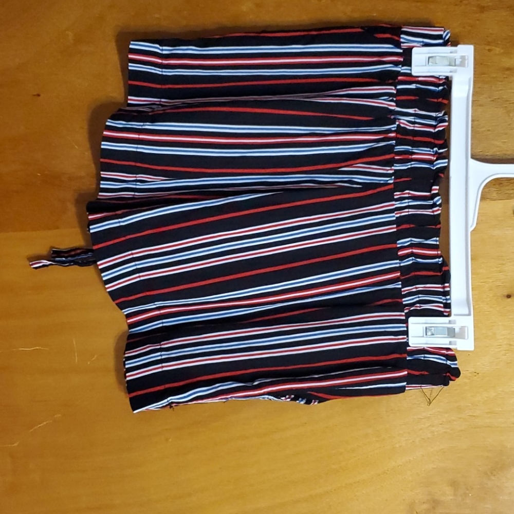 Shorts - Picture 2 of 3